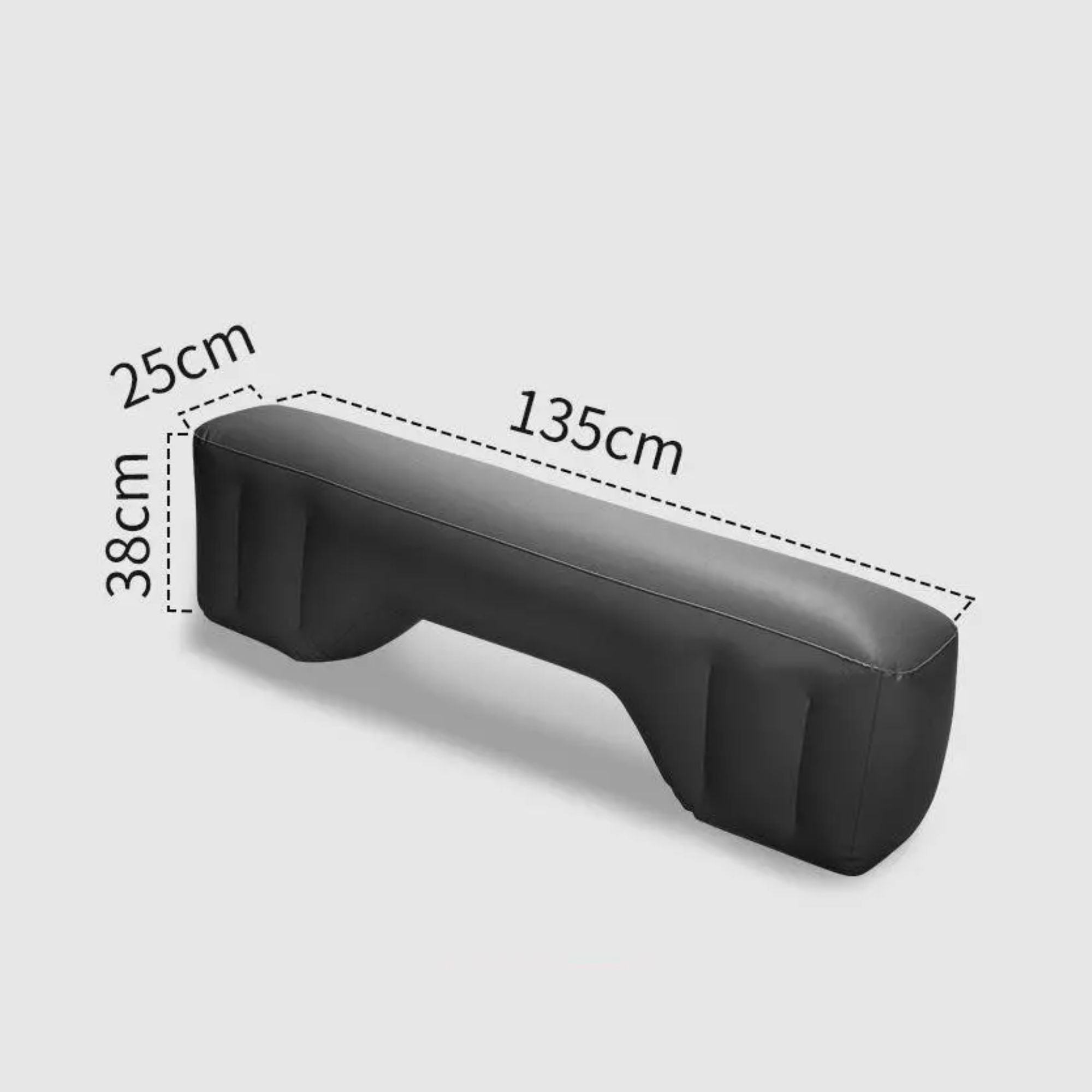 Technical dimensions for the inflatable backseat gap filler, indicating a total length of 135 centimetres, a height of 38 centimetres, and a top width of 25 centimetres.